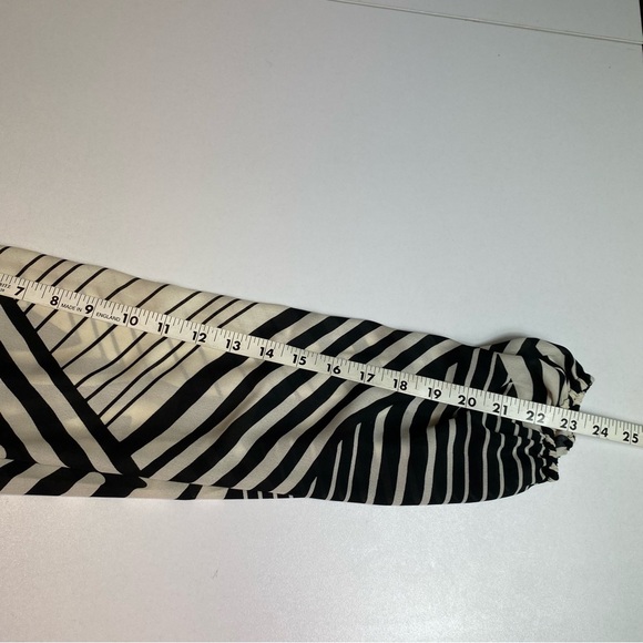 Dennis Basso Womens Top Tunic Black Cream Abstract Print Button Down Sz S - Picture 9 of 9